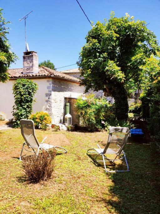 Gite La Petite Longere Septfonds Exterior foto